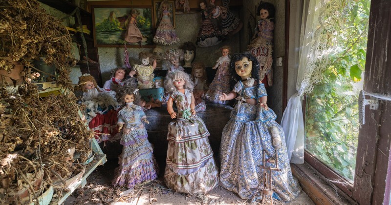 Странные куклы странного дома (19 фото)