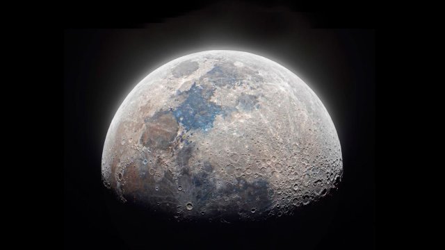 Американский фотограф Эндрю Маккарти соединил 280 тысяч фотографий и сделал четкий снимок Луны (3 фото)