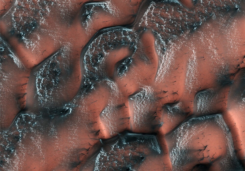 Mars as art images obtained by the Mars Reconnaissance Orbiter spacecraft (8 photos)
