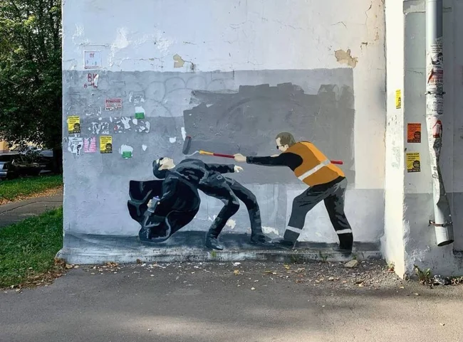 Известный уличный художник украсил улицу Владимира героем фильма "Матрица" (31 фото + 1 видео)