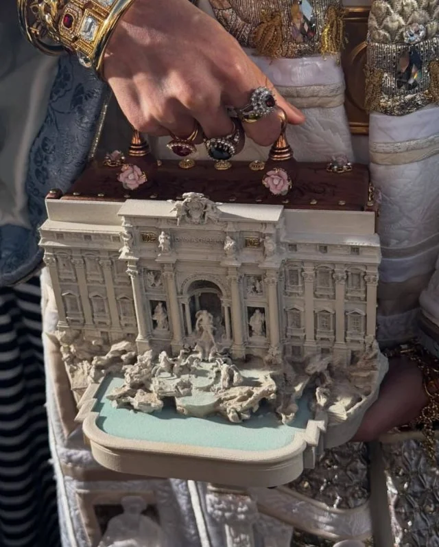 Сумка из новой кутюрной коллекции Dolce&Gabbana Alta Moda F/W 2025 (4 фото + видео)