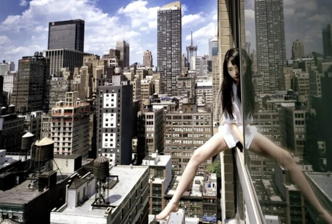 A girl on the edge: breathtaking self-portraits by An Jun (18 photos)