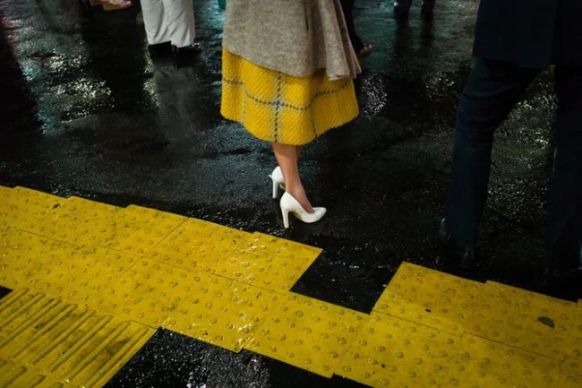 Seeing the Amazing in the Ordinary: The Secret to Shin Noguchi's Wonderful Street Photos (19 photos)