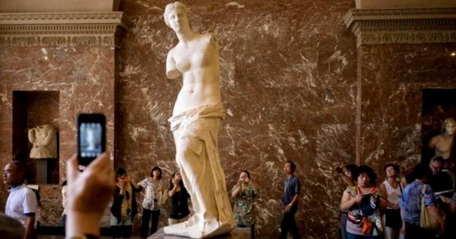 5 Secrets of the Venus de Milo, Which May Not Be Venus at All (10 photos)