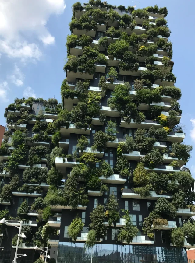 Vertical forest in Milan: a luxurious garden-house (5 photos)
