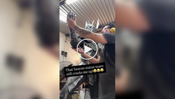 Статуя напугала своего создателя