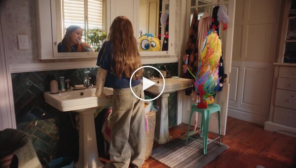 Студия Disney выпустила новогоднюю короткометражку о дружбе девочки и ее рисунка