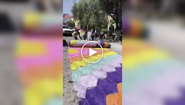 В мексиканском городке традиционное ремесло превратилось в гигантское «Сплетённое небо»