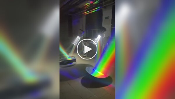 Скульптура из радуги