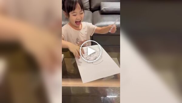 Girl turns doodles into full-fledged drawings
